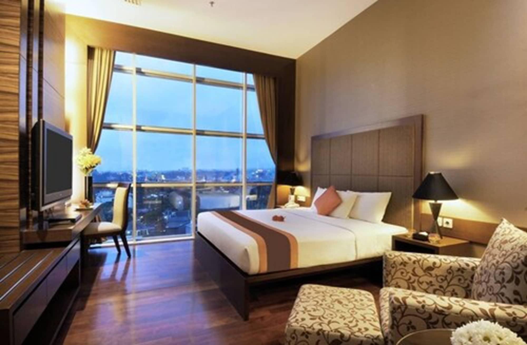 The Luxton Bandung Hotel Exterior foto