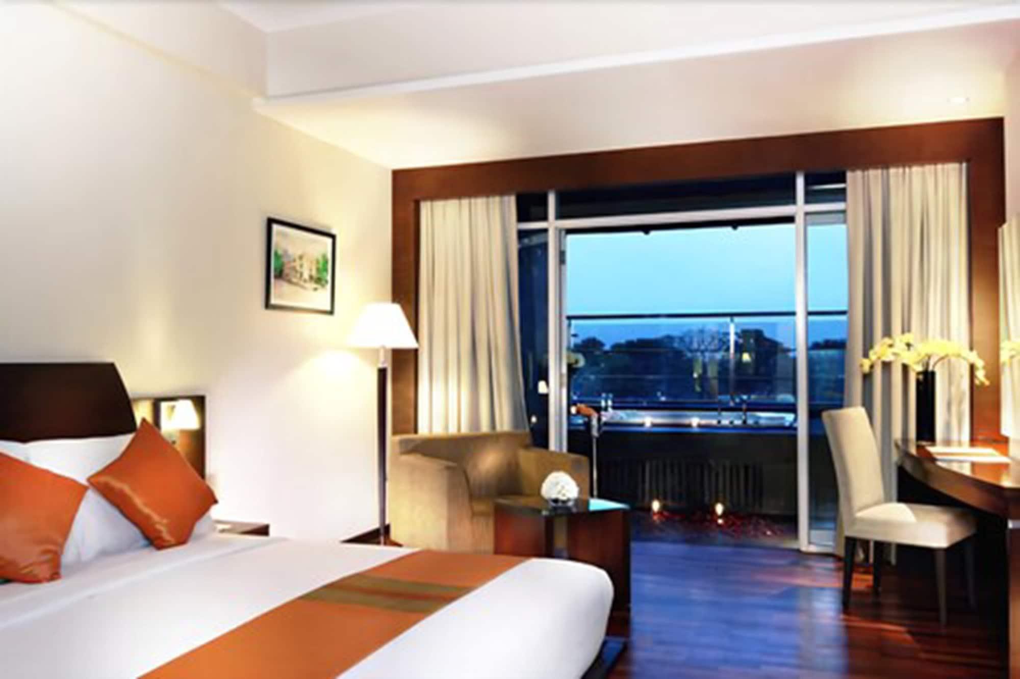 The Luxton Bandung Hotel Exterior foto